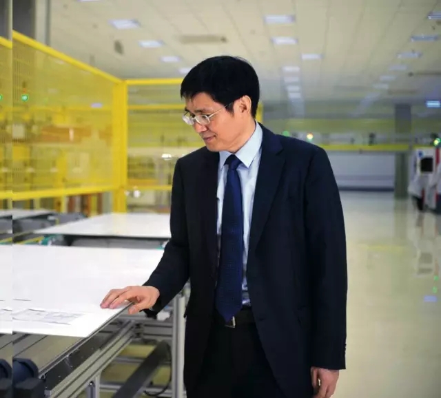 钟宝申2010年加入隆基股份后，负责整个公司的战略