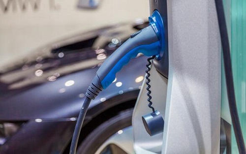 市场热火不惧补贴退坡 新能源汽车爆将迎爆发