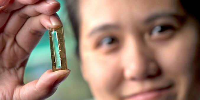 充不坏的纳米线电池