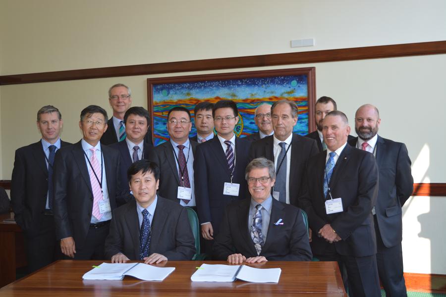 魏亮商务领事出席天津力神与西澳州地平线电力公司合作签字仪式