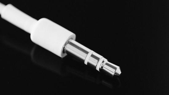 外媒谈Note7爆炸：三星应取消3.5mm耳机孔 缓解电池压力