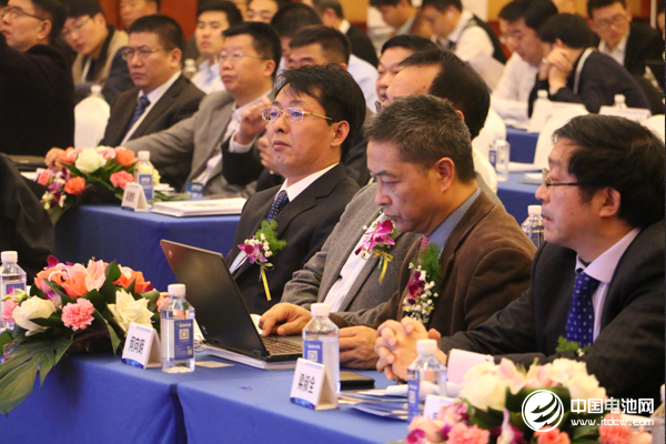 第4届锂电“达沃斯”论坛：赢在趋势 电池行业如何安身立命？ 