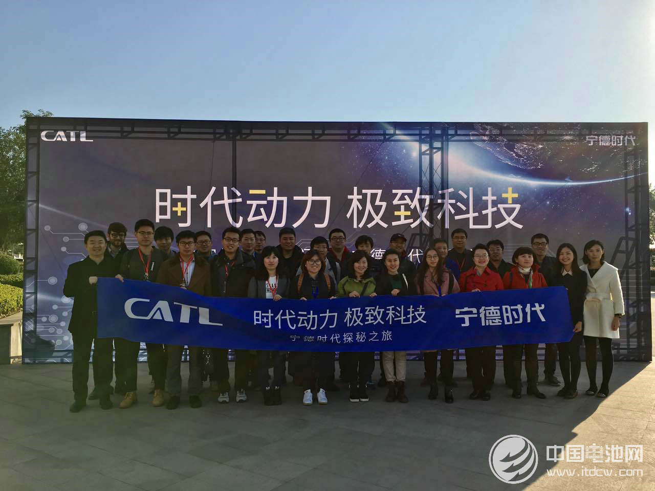 CATL工厂揭秘：如何打造世界第一安全的电池？