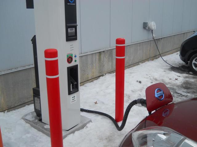 同样是电动汽车 怎么一到冬天续航就怂了