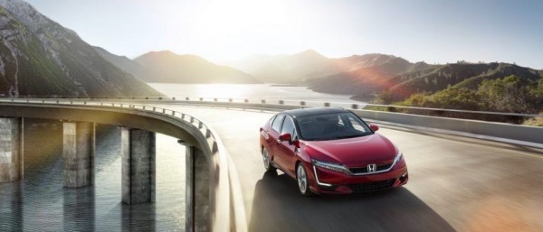 本田首批氢燃料电池汽车Clarity已开始交付消费者