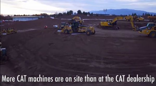 苹果Campus 2 飞船总部4K无人机捕捉礼堂镜头