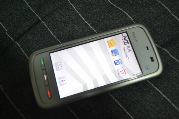 搭载Symbian系统的诺基亚手机