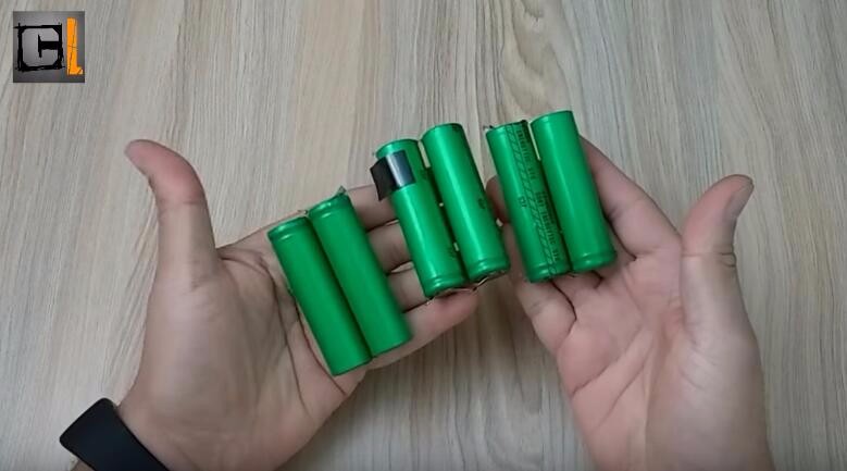 去掉外壳之后，就会得到六颗图片中展示出来的锂电池。