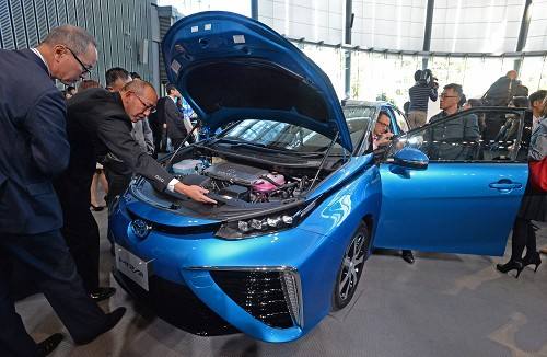 巨头纷纷重拾旧爱 燃料电池汽车起死回生了吗？