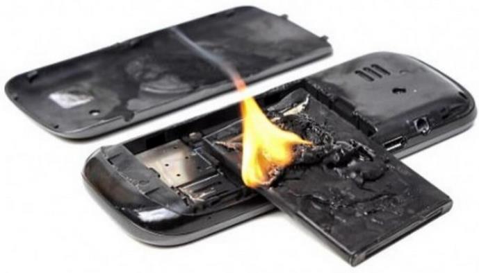 传统液体电解质极易燃烧