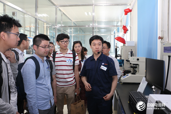 与会代表参观东皋膜生产线及厂区