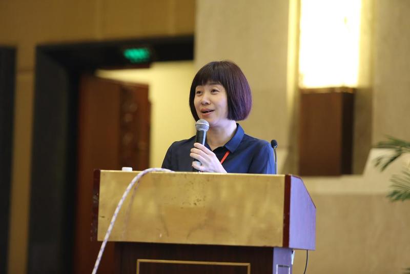 沈阳蓄电池研究所、中国电器工业协会铅酸蓄电池分会的部长梁晶晶正在演讲