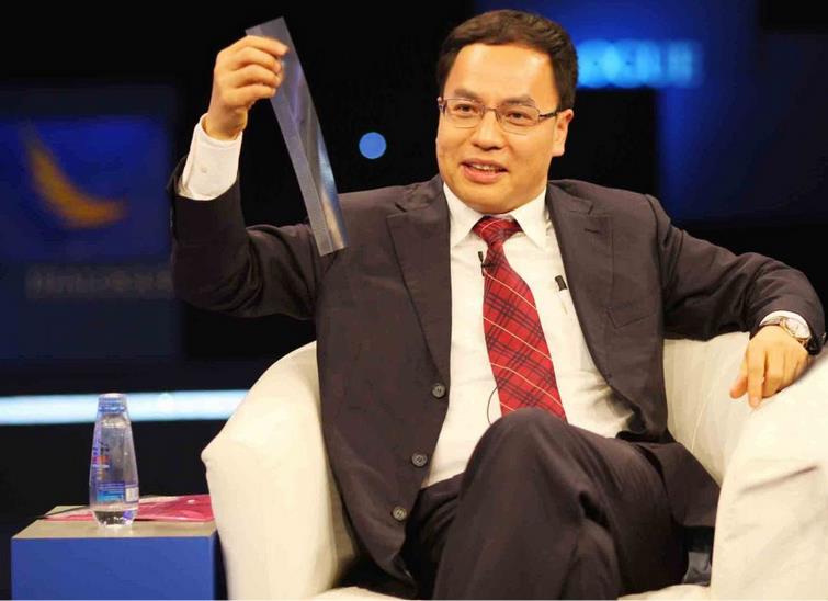 全国工商联副主席、汉能控股集团董事局主席李河君 全国工商联副主席、汉能控股集团董事局主席李河君