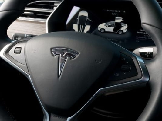 特斯拉股票持续下跌 让出最具价值美国汽车品牌 特斯拉股票持续下跌 让出最具价值美国汽车品牌