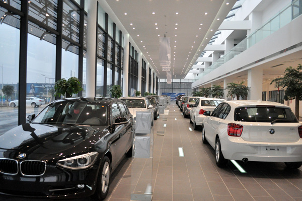 宝马4S店