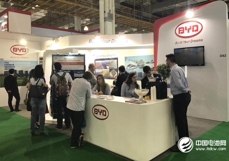 南美国际太阳能技术博览会上的比亚迪展台