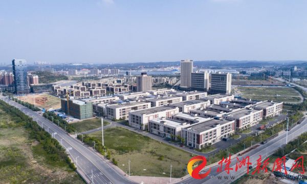 从原材料到零部件再到总装 湖南株洲动力电池打造全产业链条