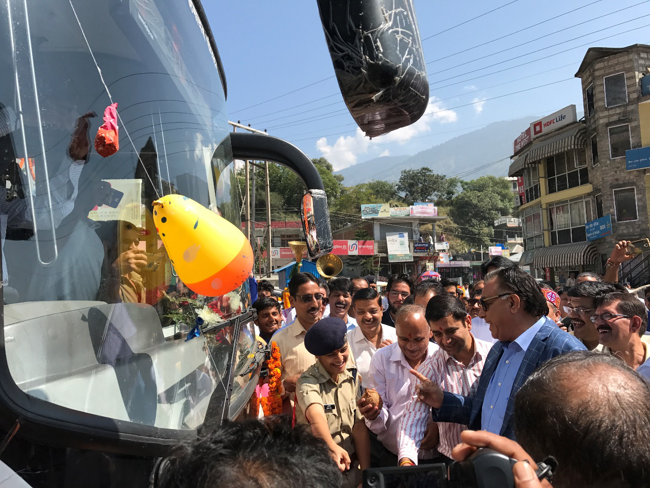 喜马偕尔邦交通部长盛赞比亚迪K7纯电动巴士 喜马偕尔邦交通部长盛赞比亚迪K7纯电动巴士