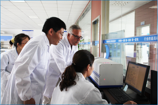 德国专家指导奥冠锂电研发