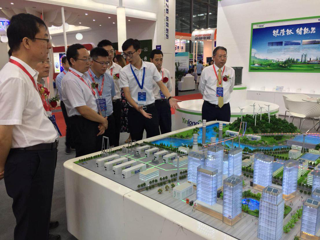 银隆新能源展位上的储能绿色生态圈沙盘备受瞩目 银隆新能源展位上的储能绿色生态圈沙盘备受瞩目