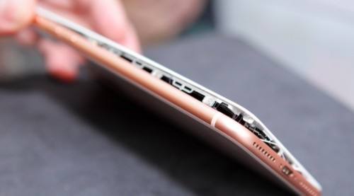 身陷“电池鼓包门” 苹果会是下一个三星吗