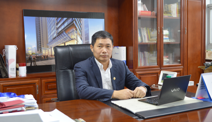 新宙邦董事长覃九三