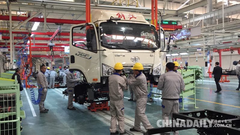 中国自主汽车品牌一汽解放新能源基地在青岛建成投产