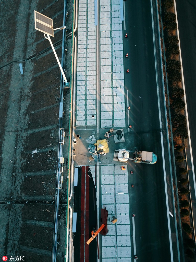 济南正建设全球首条光伏高速公路 年底竣工通车发电