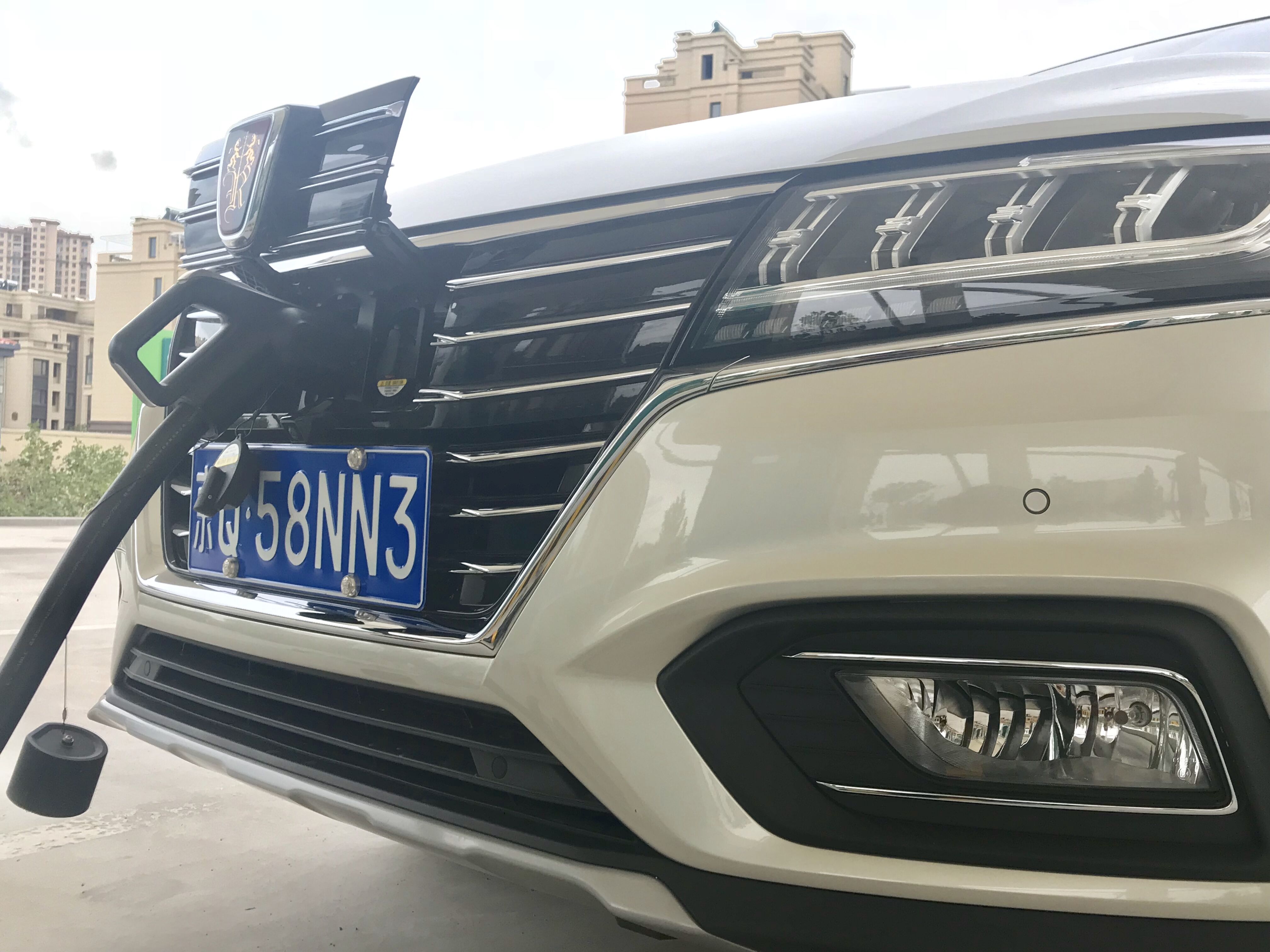 上汽荣威ERX5纯电动SUV