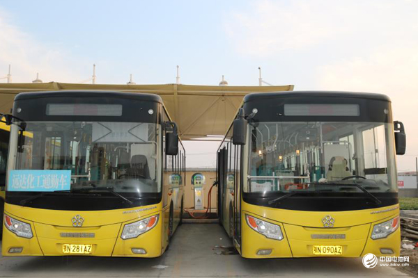 效率高 成本低：潜江银隆钛酸锂纯电动公交车与燃油车同等运力