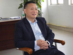 金银河李小云：祝新年进步 大展宏图 事业有成 身体健康 家庭幸福！