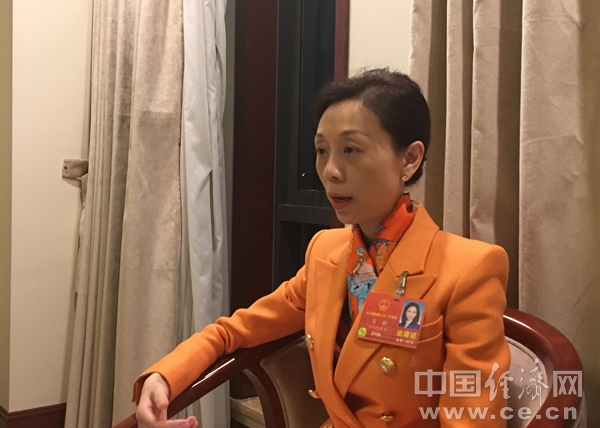  两会代表议新能源汽车增长的“绊脚石”  推动新能源汽车产业发展
