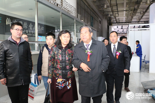 聚焦微型电动车 2018第12届山东国际新能源汽车电动车展览会开幕