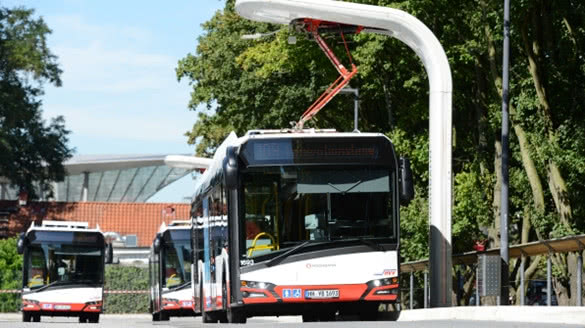 西门子全新充电技术在汉堡可用同一充电站为来自不同制造商的电动巴士充电