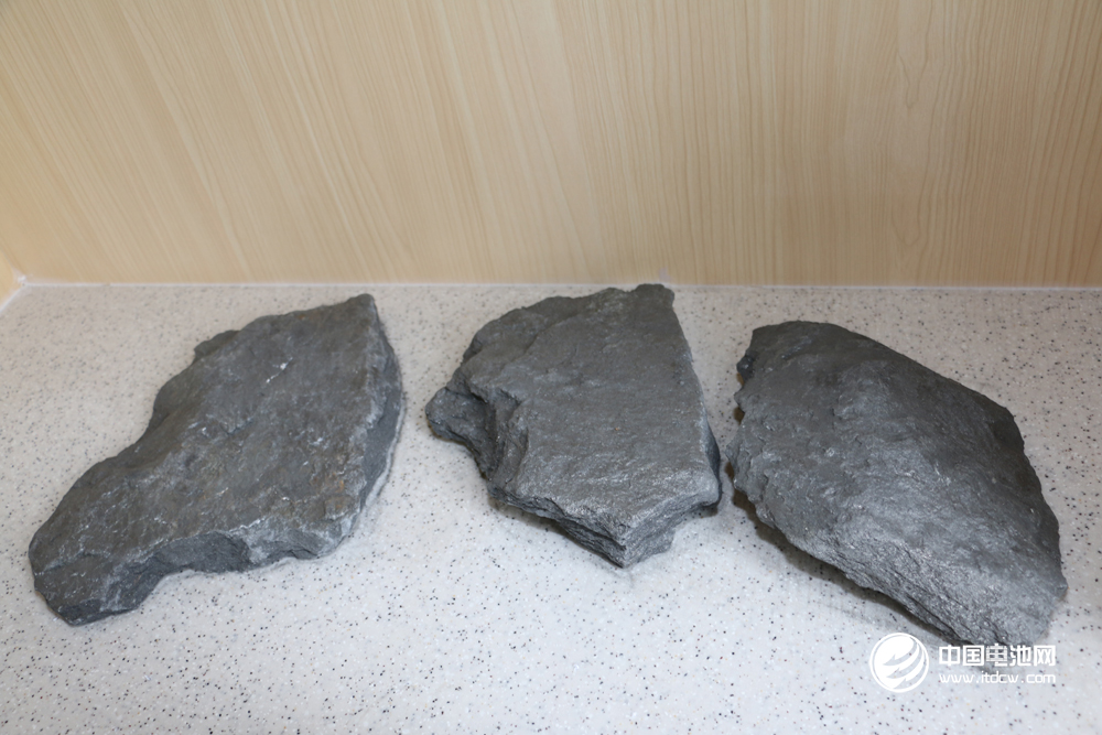 石墨烯扭转“角度”可变超导体 将打开非常规超导体研究大门