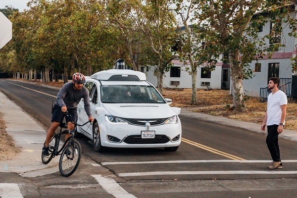 李骏：缘何Uber事故之后 国内地方政府仍争相上马自动驾驶路测