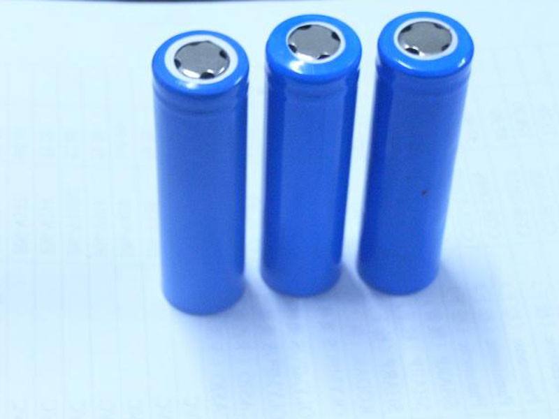 半年报预喜逾七成 锂电池产业链相关公司业绩增长强劲