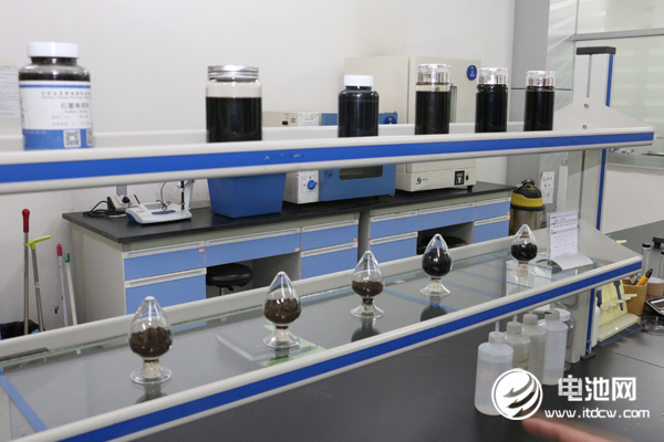 玉皇新能源石墨烯年产能达3吨 今年动力电池产能或达12亿WH 