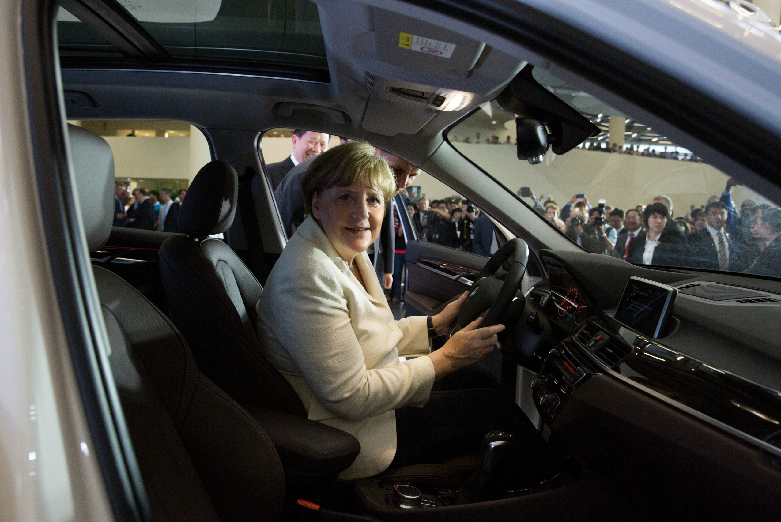 德国总理默克尔参观华晨宝马铁西工厂