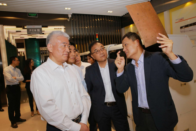 科技部部长王志刚到大族激光调研  高云峰董事长陪同