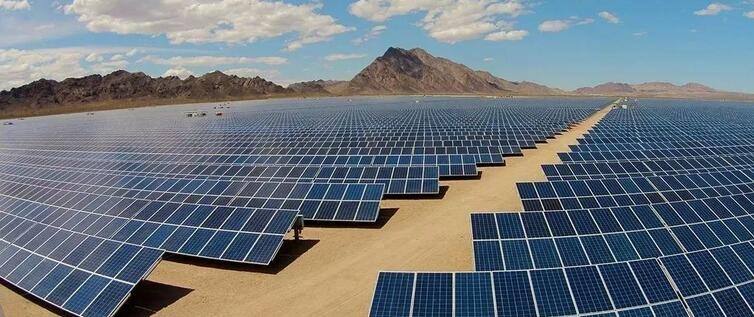 智能光伏时代即将来临：谁将成为未来引领者？