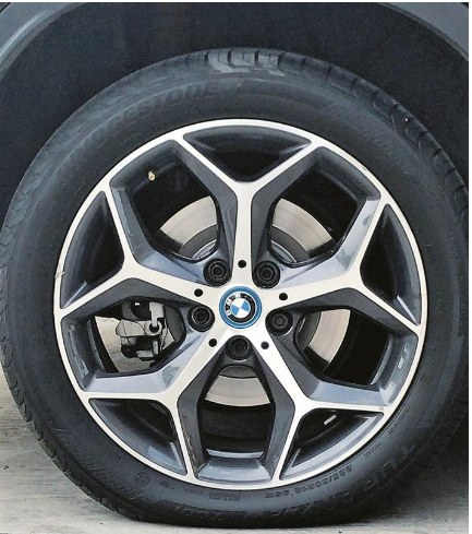 油电混合车遭遇充电难 市民呼唤充电设施和相关配套更给力