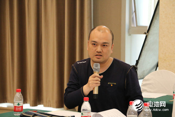 新乡市工业和信息化委员会装备工业科副科长朱佳佳