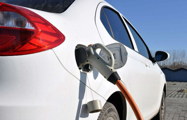 利用率不高 新能源汽车充电桩不能一建了之