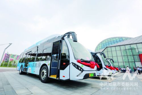 三辆氢燃料电池大巴在江苏如皋上路 开县级市氢能公交运营先河