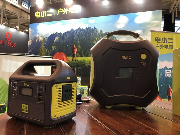电小二亮相2018亚洲户外展 展示最新户外电源系列产品