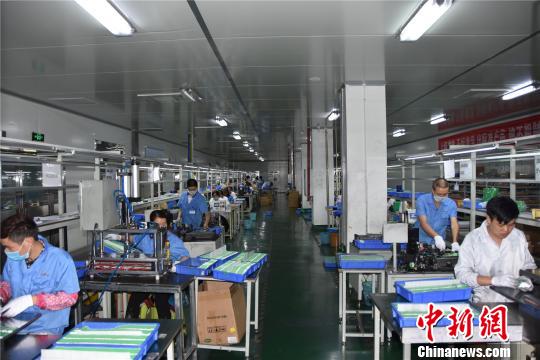 金海湖新区贵航新能源锂电池项目生产车间。毕节市投资促进局供图