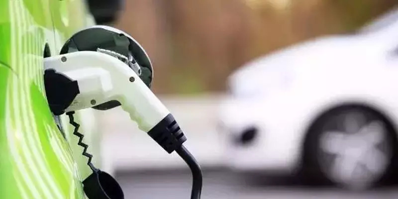 工信部连发“金令”筛新能源车企 尸位素餐者将遭“下架”警告