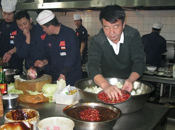 昔日光伏巨头英利困局难解  苗连生退而不休