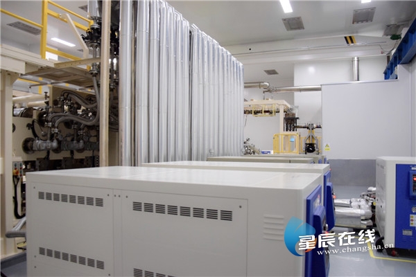 (湖南烁普新材料有限公司的生产线。)